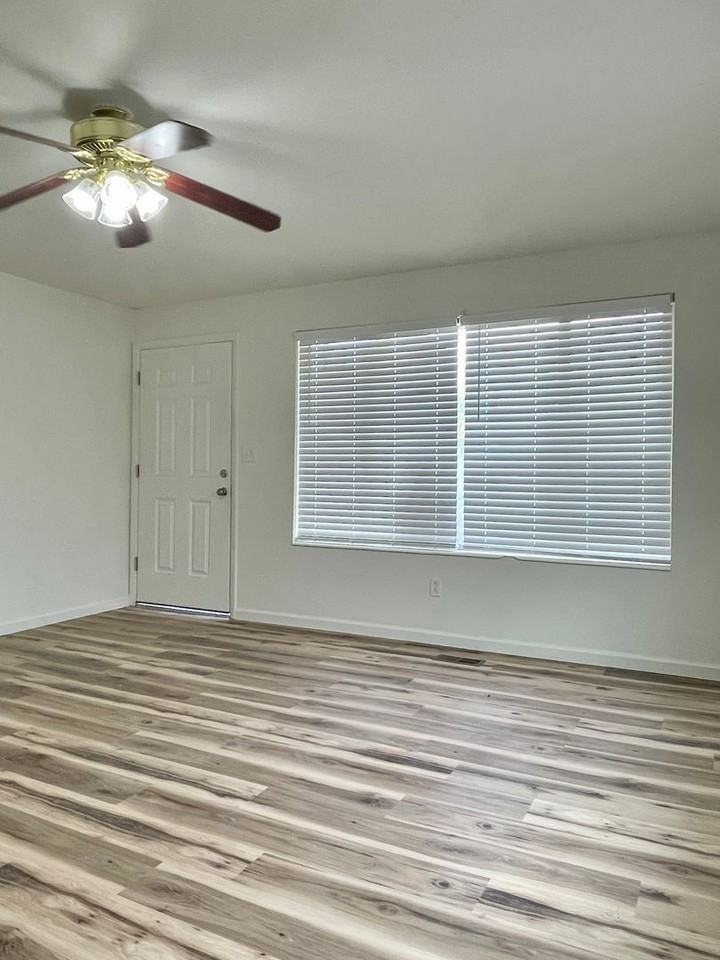 772 Cook St - Photo 3 of 14