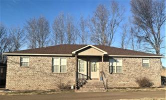 featured image of 174 Courtright Rd #G