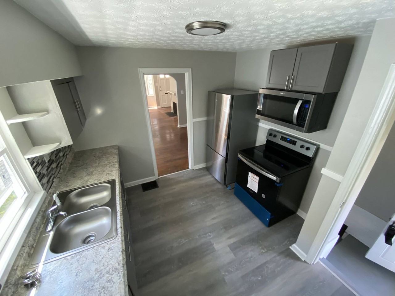 820 S Smithville Rd - Photo 2 of 23