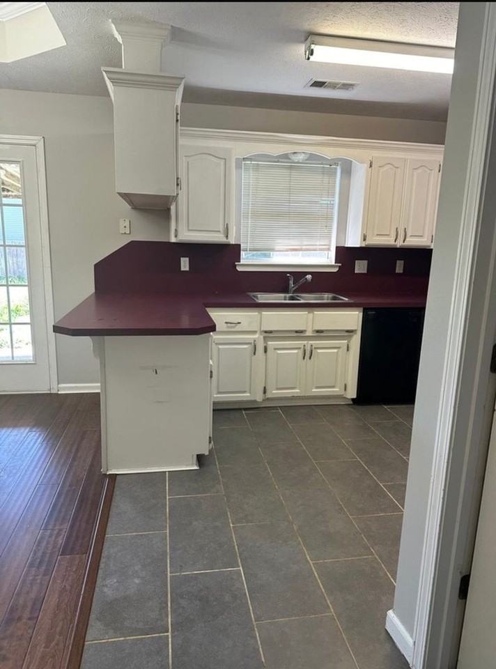 25 Applewood Dr - Photo 3 of 12