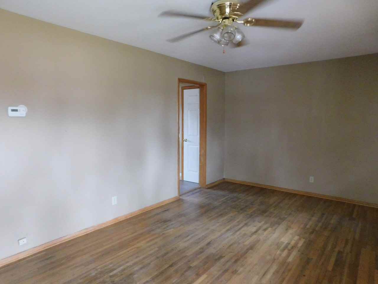 1710 Lawndale Ave - Photo 2 of 10