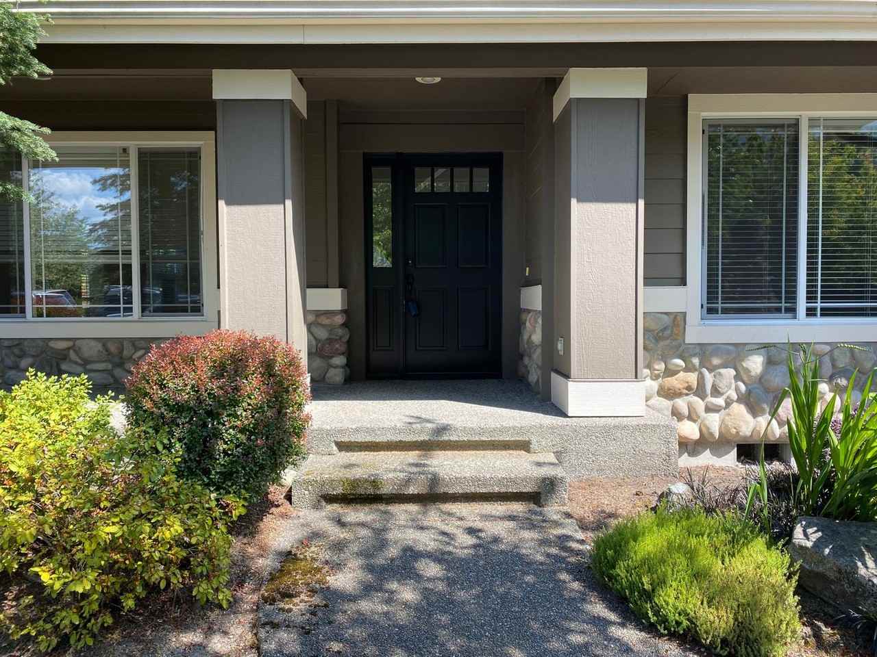 1160 Mountain View Blvd Se - Photo 2 of 21