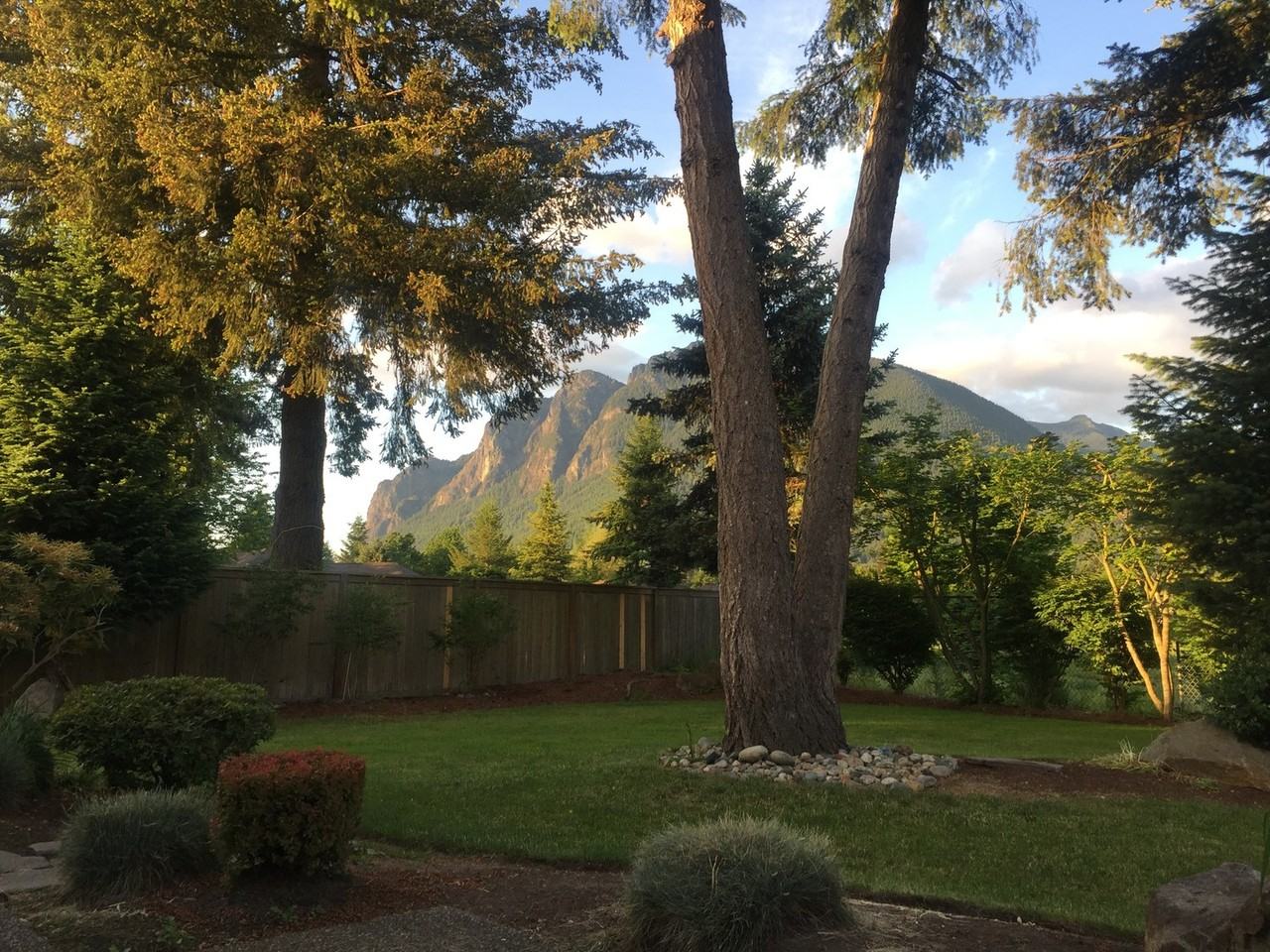 1160 Mountain View Blvd Se - Photo 3 of 21