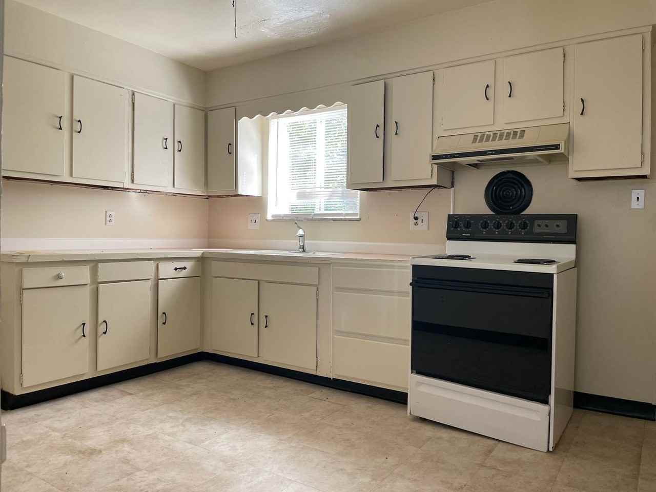 4105 Sullivant Avenue - Photo 7 of 17