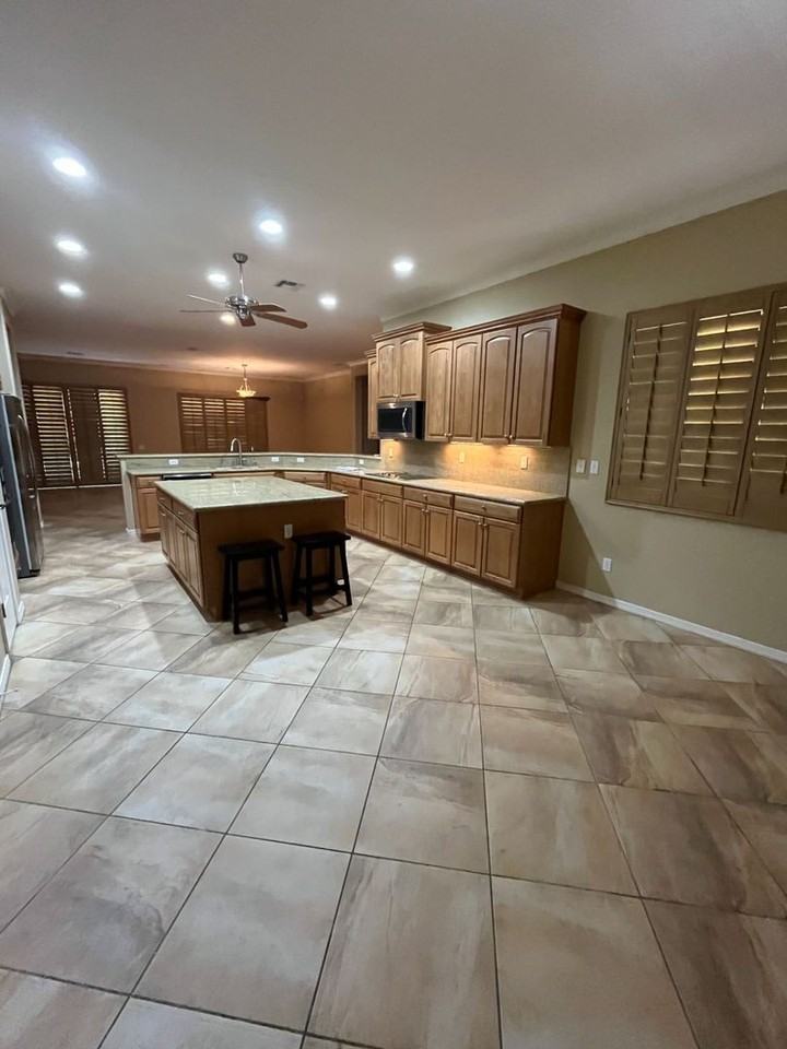13283 W Micheltorena Ct - Photo 4 of 22