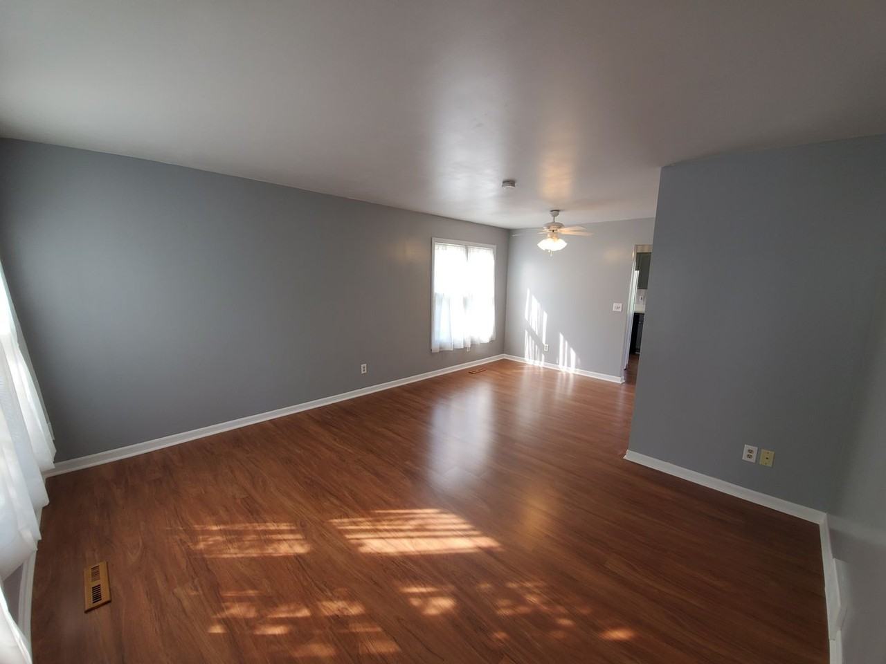 7206 93rd Ave - Photo 2 of 34