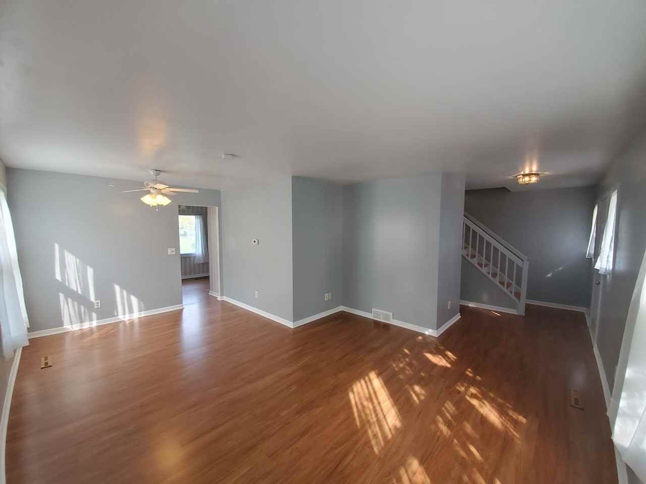 7206 93rd Ave - Photo 3 of 34