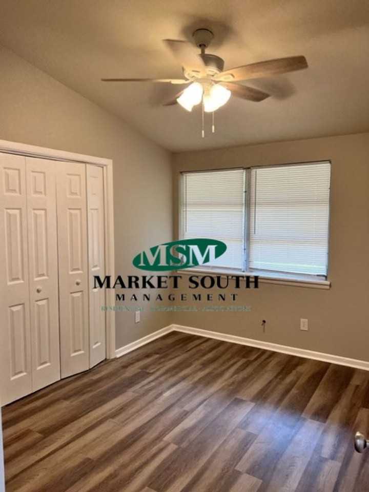 6936 Hialeah Cir - Photo 3 of 10