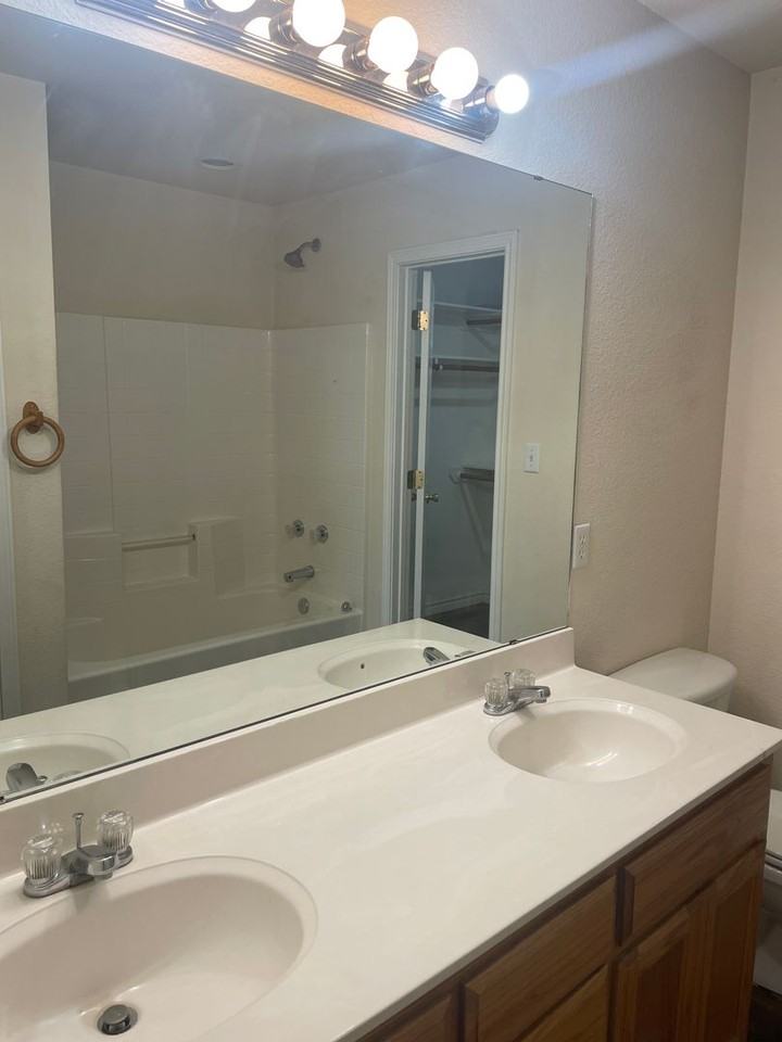 2449 Patriot Commons Rd - Photo 3 of 30