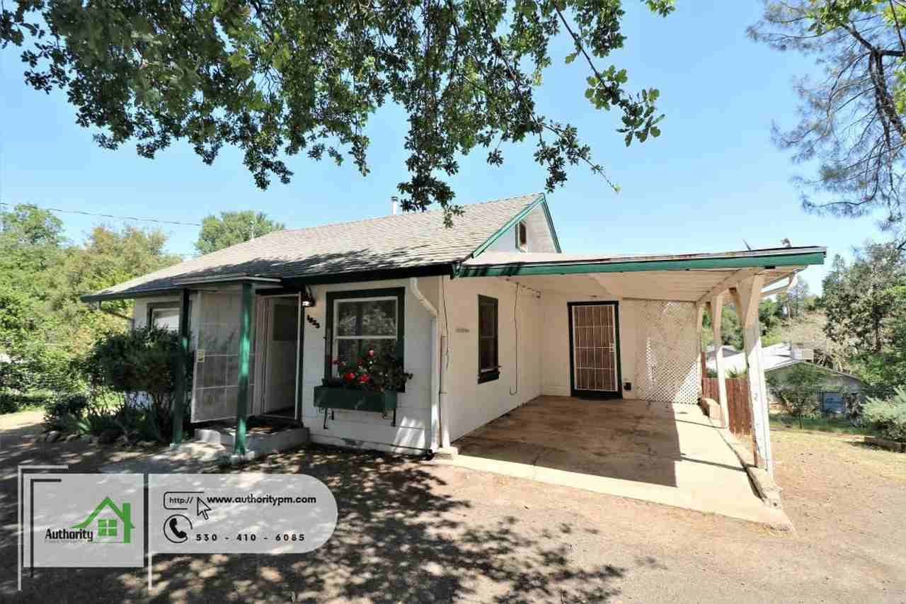1825 Grand Coulee Blvd - Photo 2 of 15
