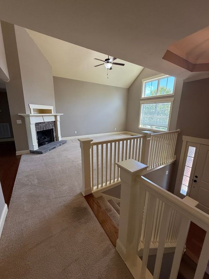 1033 Jonas Dr - Photo 3 of 31