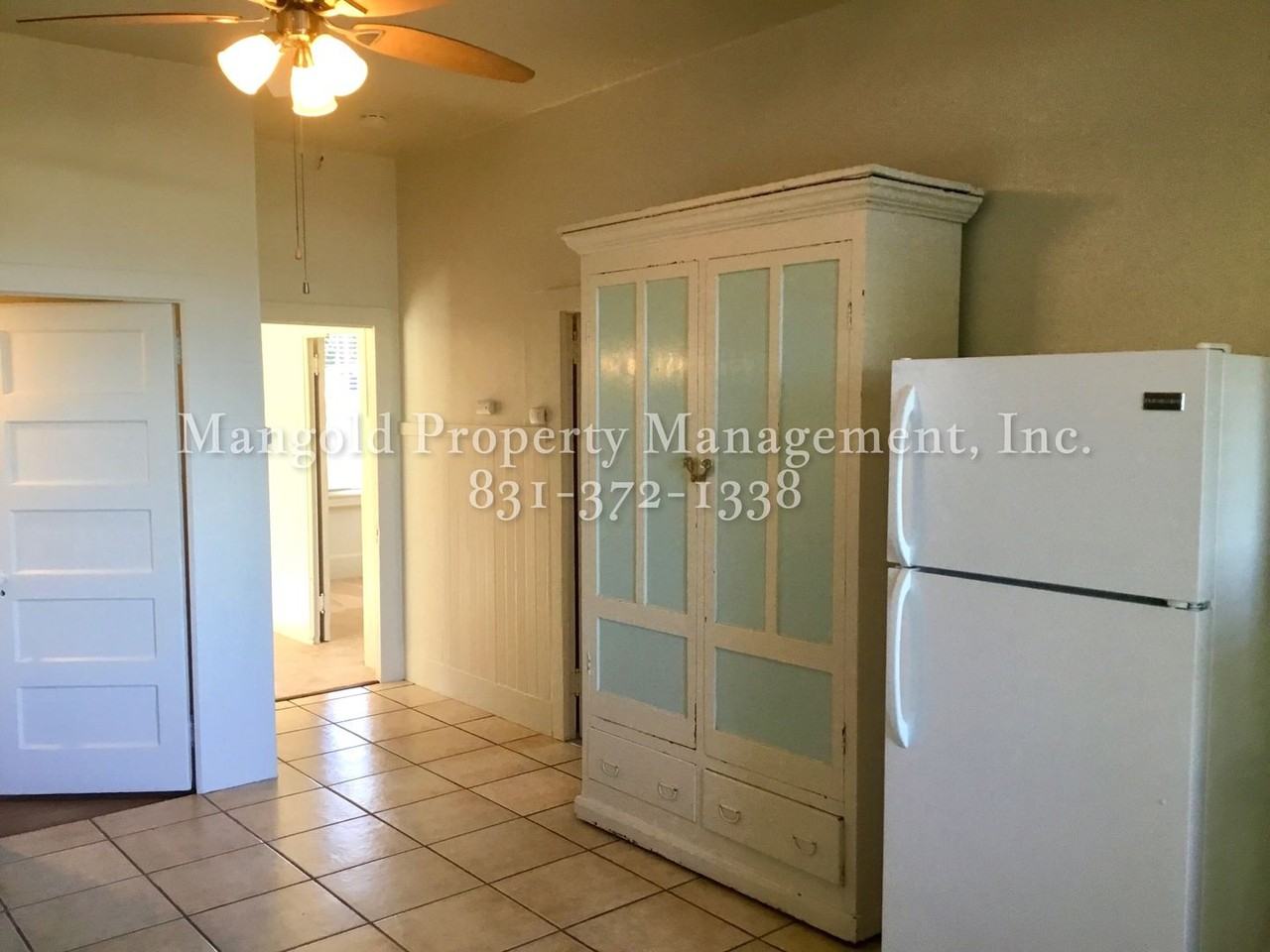 624 Laine St - Photo 4 of 8