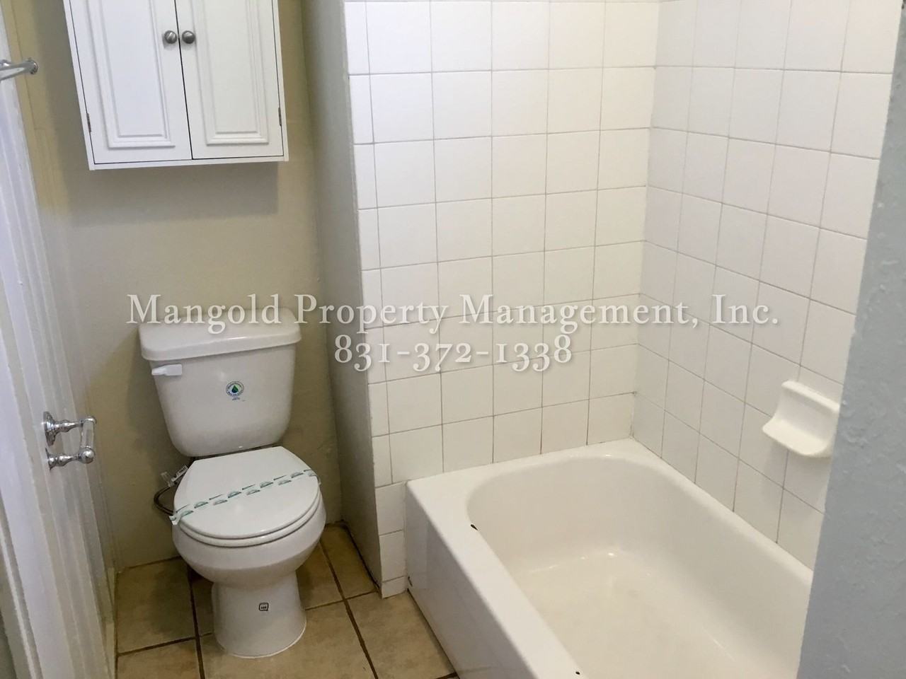 624 Laine St - Photo 5 of 8