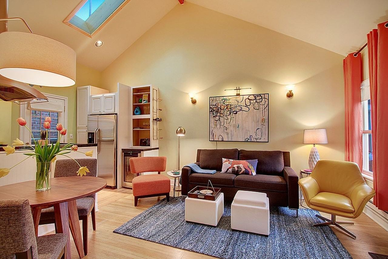 421 10th Ave E #C - Photo 3 of 12