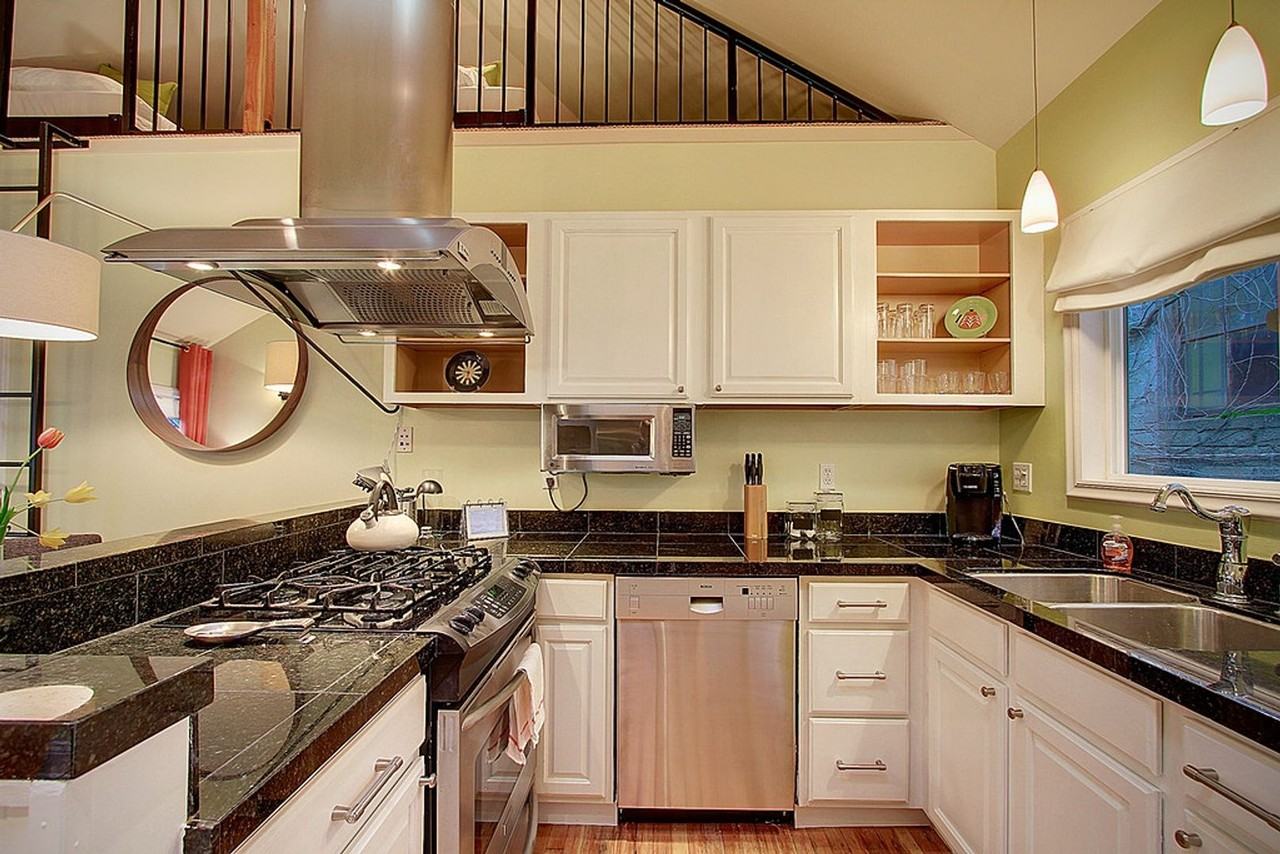 421 10th Ave E #C - Photo 6 of 12