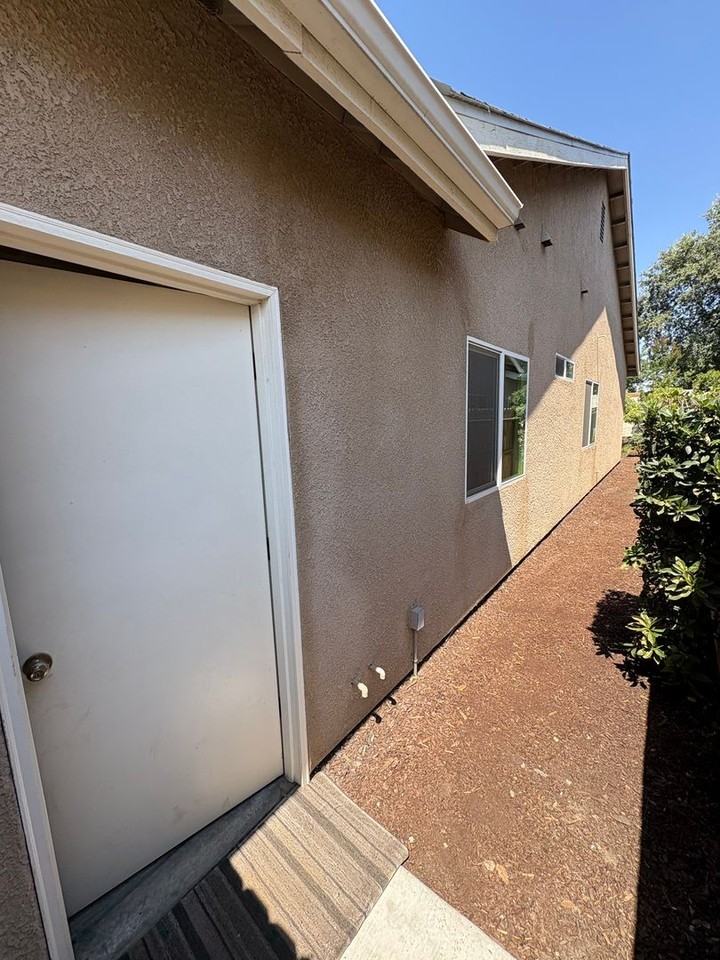 1948 N Fulgham St - Photo 5 of 50