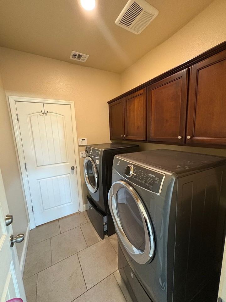 1948 N Fulgham St - Photo 6 of 50