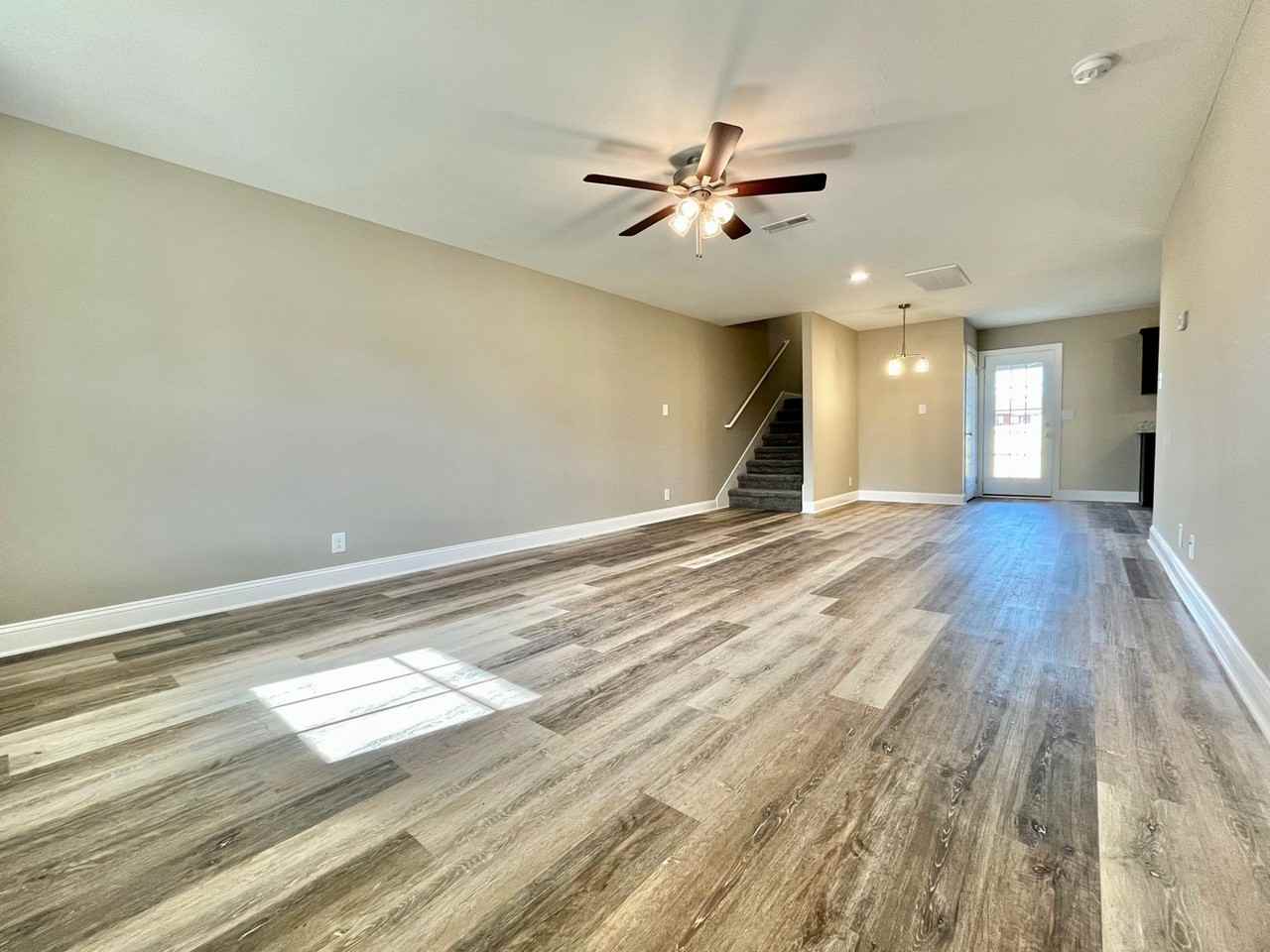 276 Dugger Dr - Photo 4 of 26