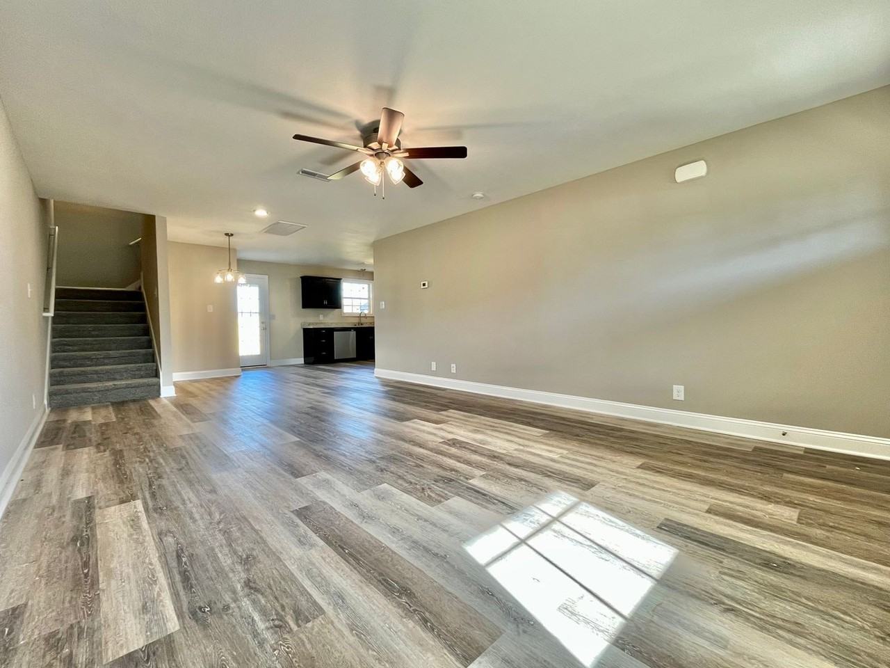 276 Dugger Dr - Photo 5 of 26