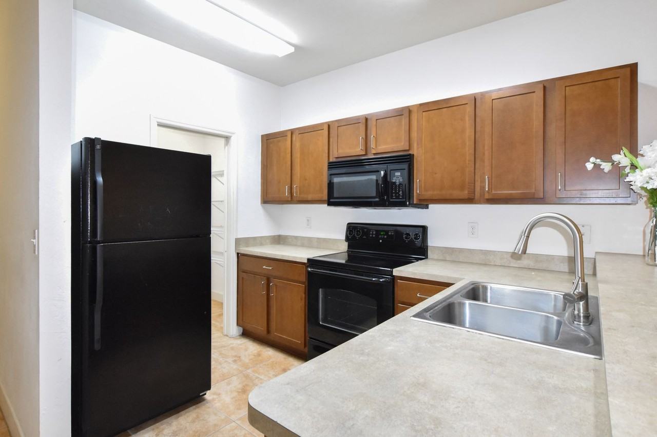 2951 Southwest 35th Place #143 - Photo 5 of 18