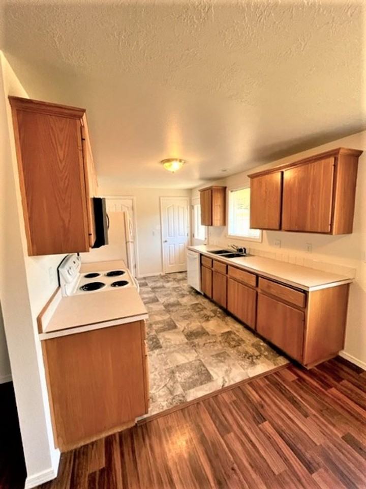 822 Sw Fellows St - Photo 3 of 16