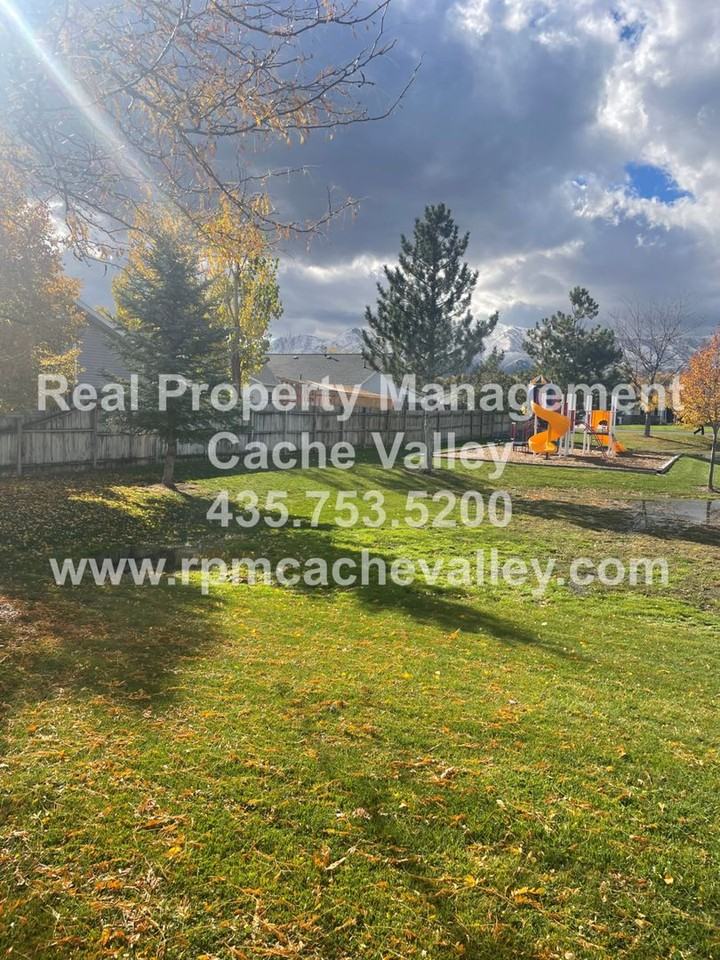 3123 S 1565 W - Photo 2 of 2