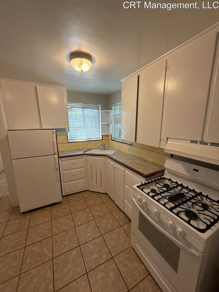 1590 Syracuse St - Photo 2 of 20