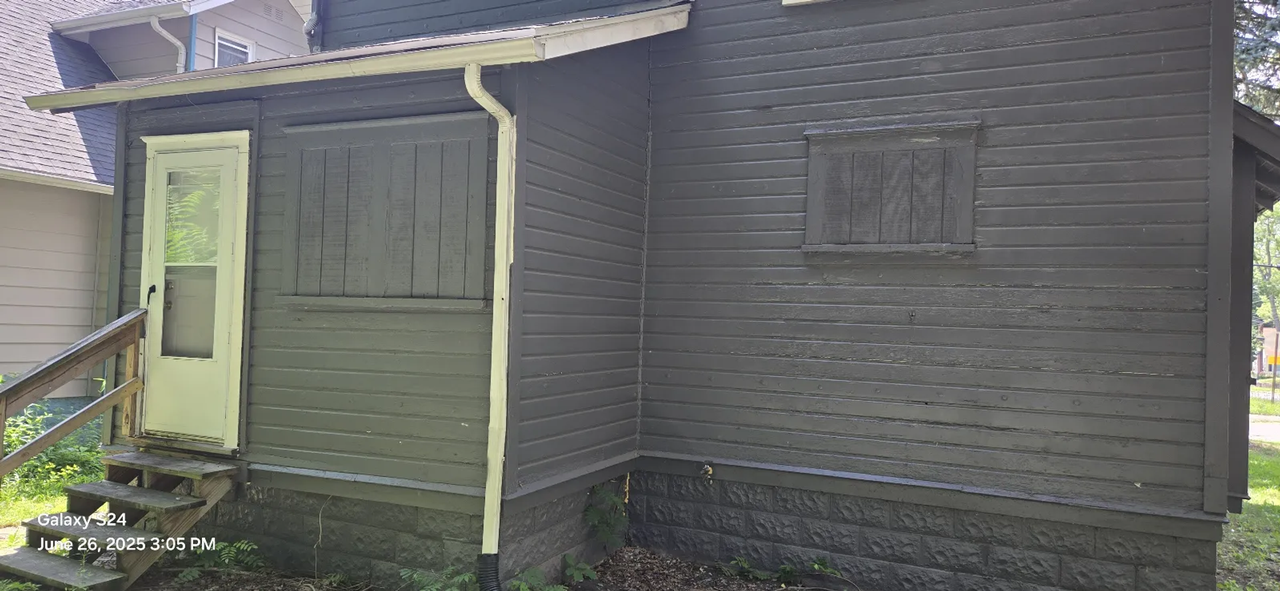 457 Bacon Ave - Photo 3 of 15