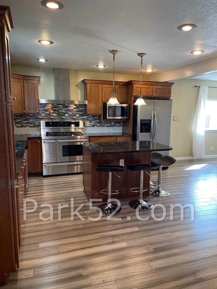 808 S Oxford St - Photo 4 of 28