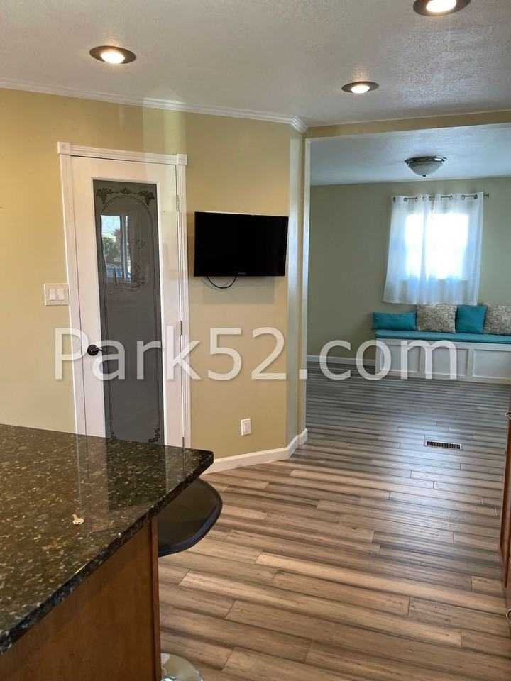 808 S Oxford St - Photo 5 of 28