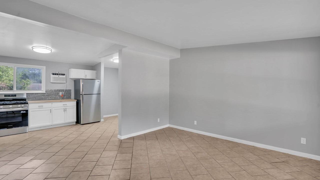 2844 E 43rd St N - Photo 7 of 14