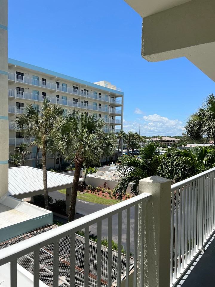 1050 N Atlantic Ave - Photo 3 of 50