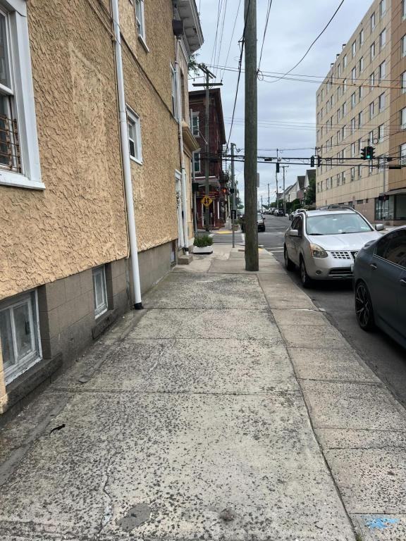 177 Union Ave - Photo 2 of 8