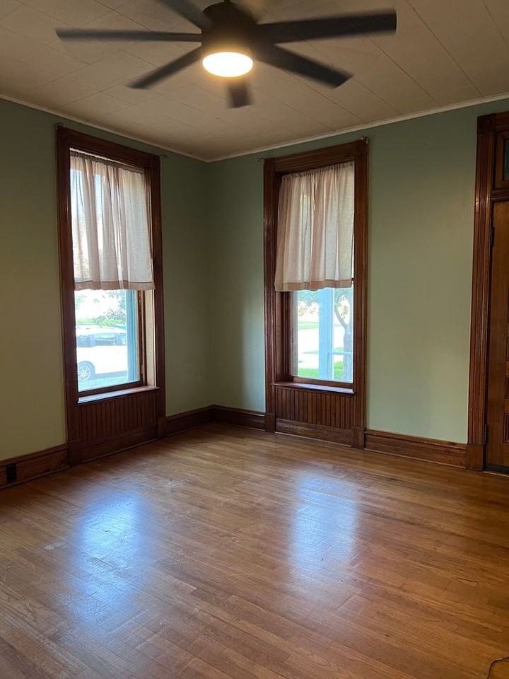 728 S 13th St - Photo 2 of 21