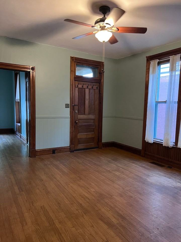 728 S 13th St - Photo 3 of 21