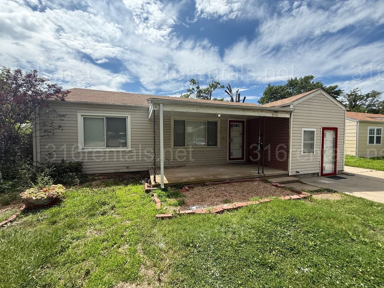 2943 S Volutsia St - Photo 2 of 17