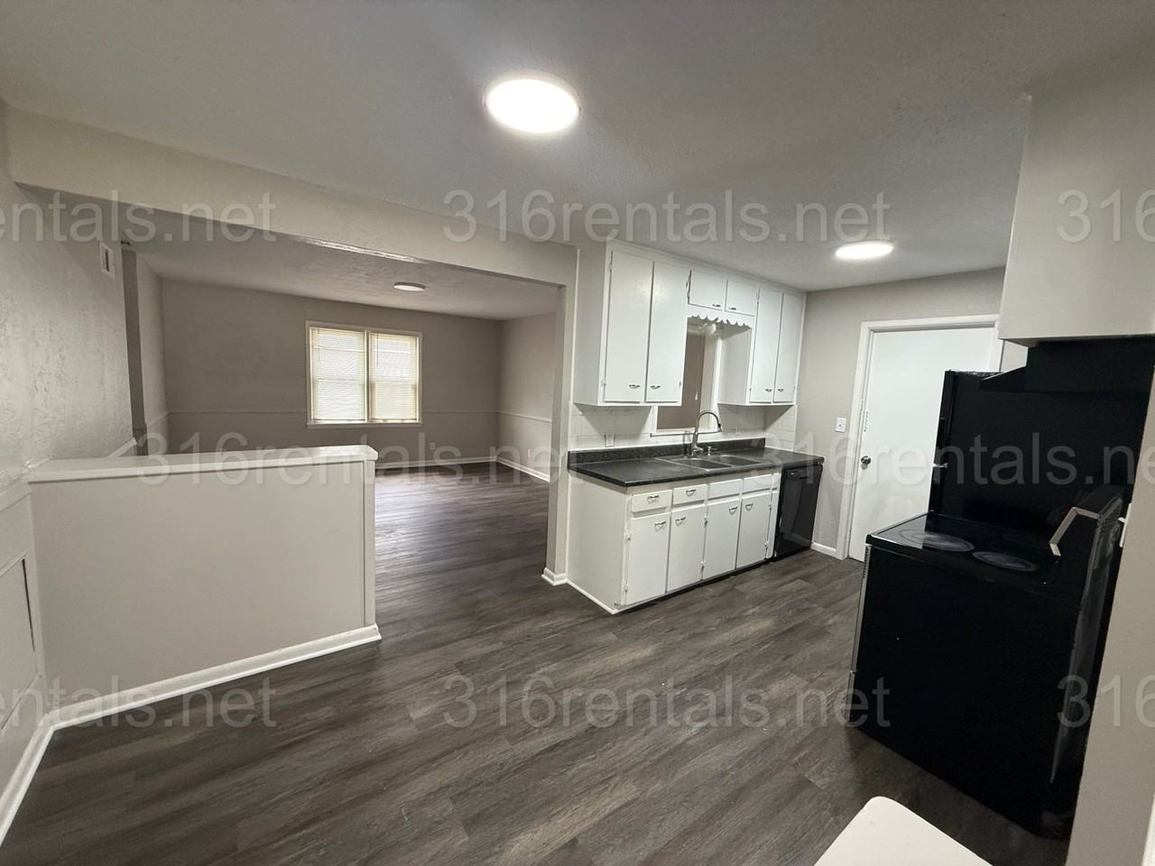 2943 S Volutsia St - Photo 6 of 17