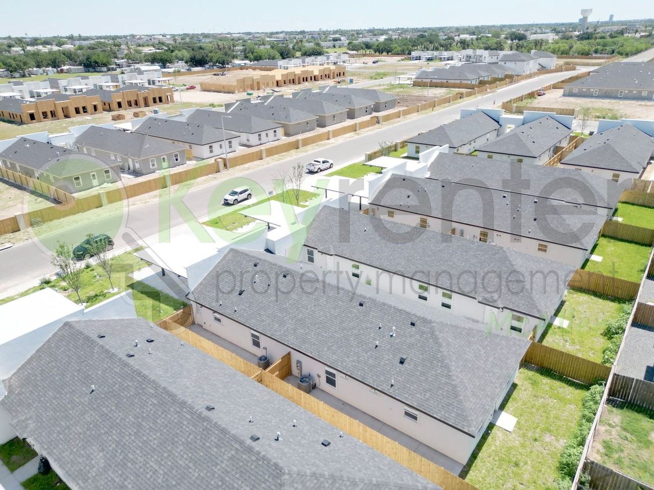 2004 E 1st St #4 - Photo 4 of 33