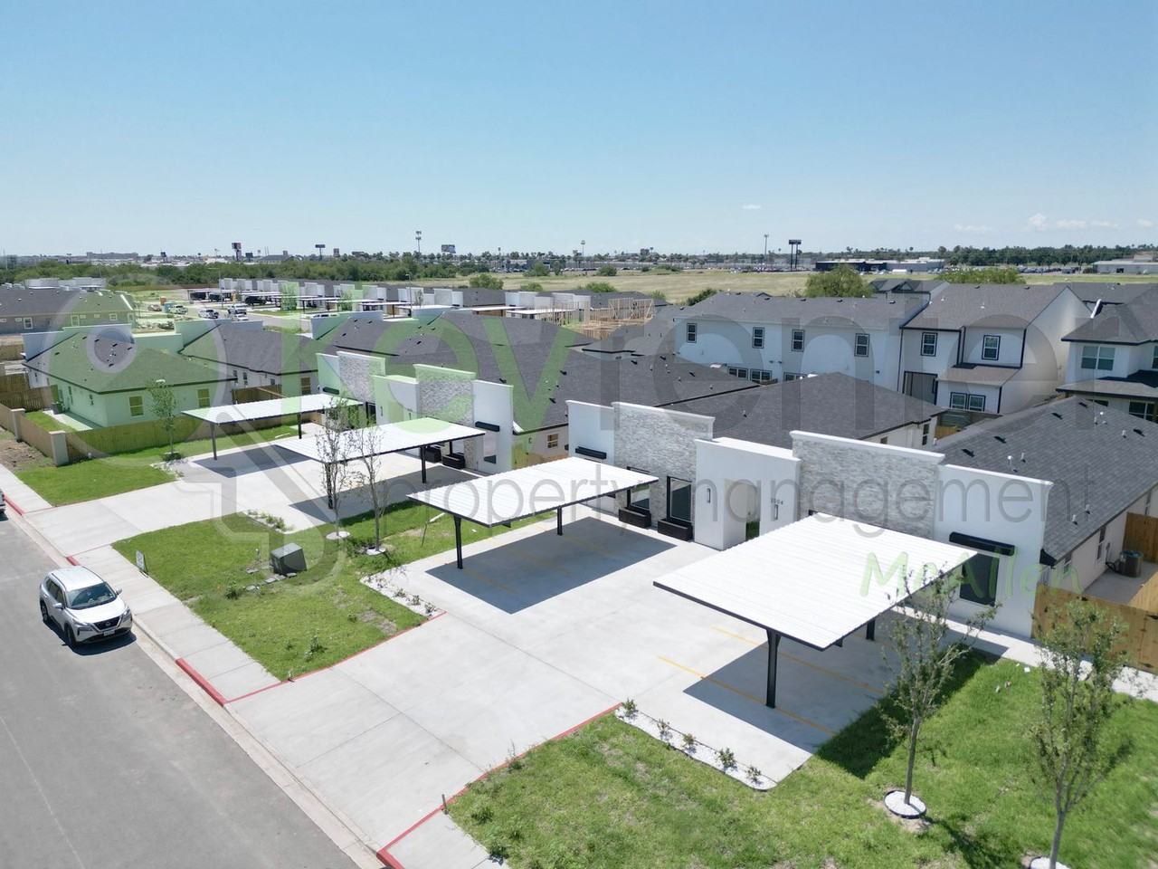 2004 E 1st St #4 - Photo 5 of 33