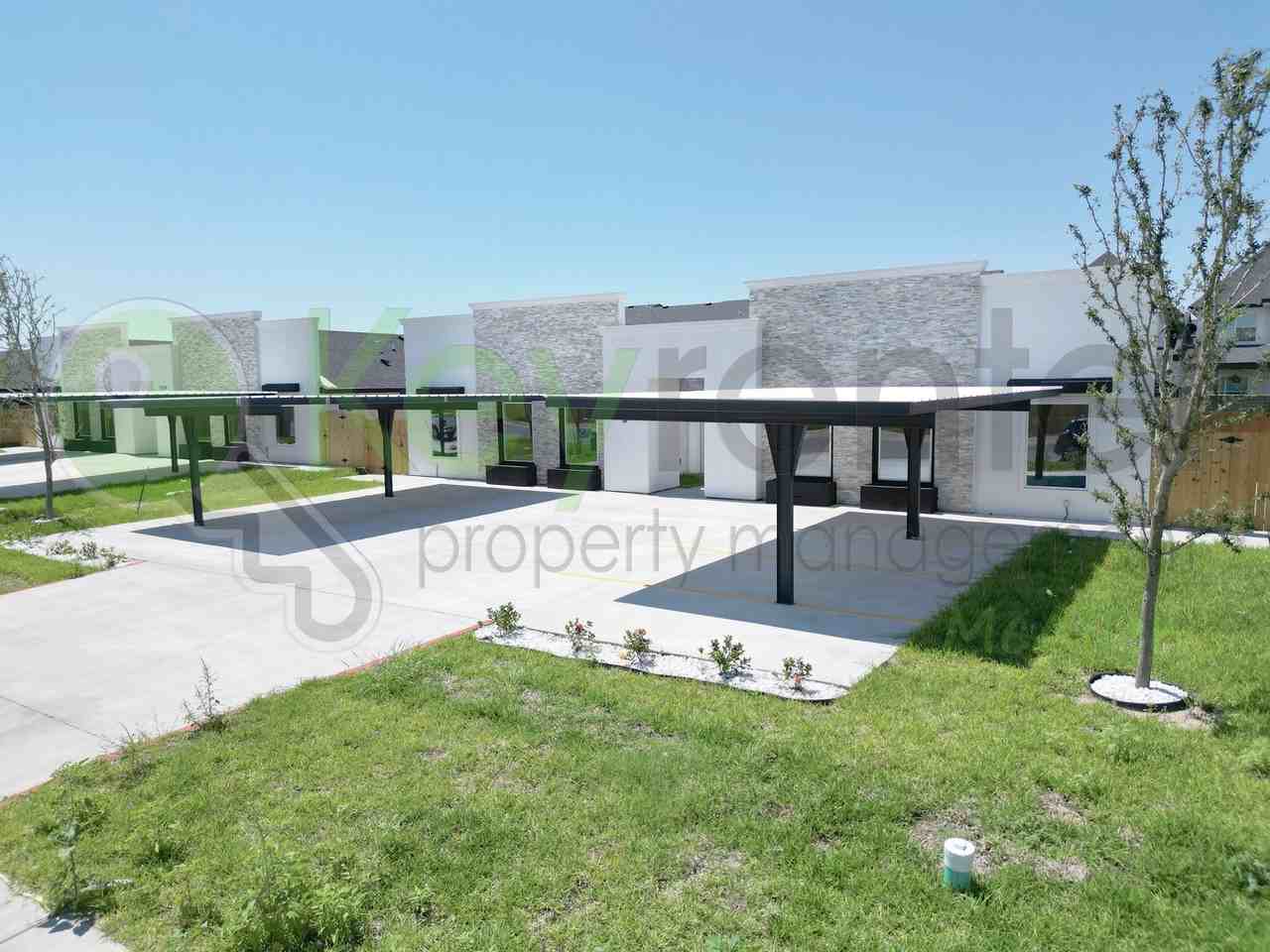 2004 E 1st St #4 - Photo 6 of 33