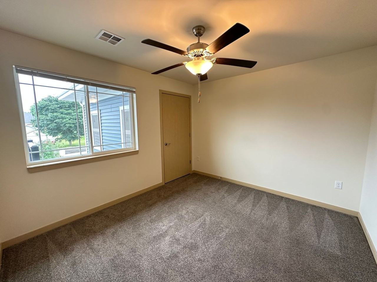 1174 Stonewood Crossing - Photo 7 of 23