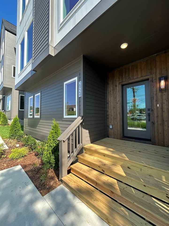 2924 Stokers Ln - Photo 2 of 29