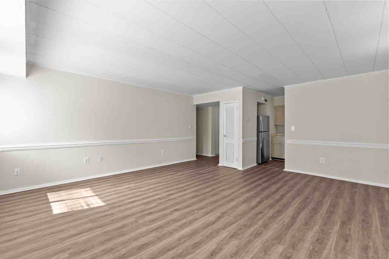1005 Woodrow Ave - Photo 6 of 22