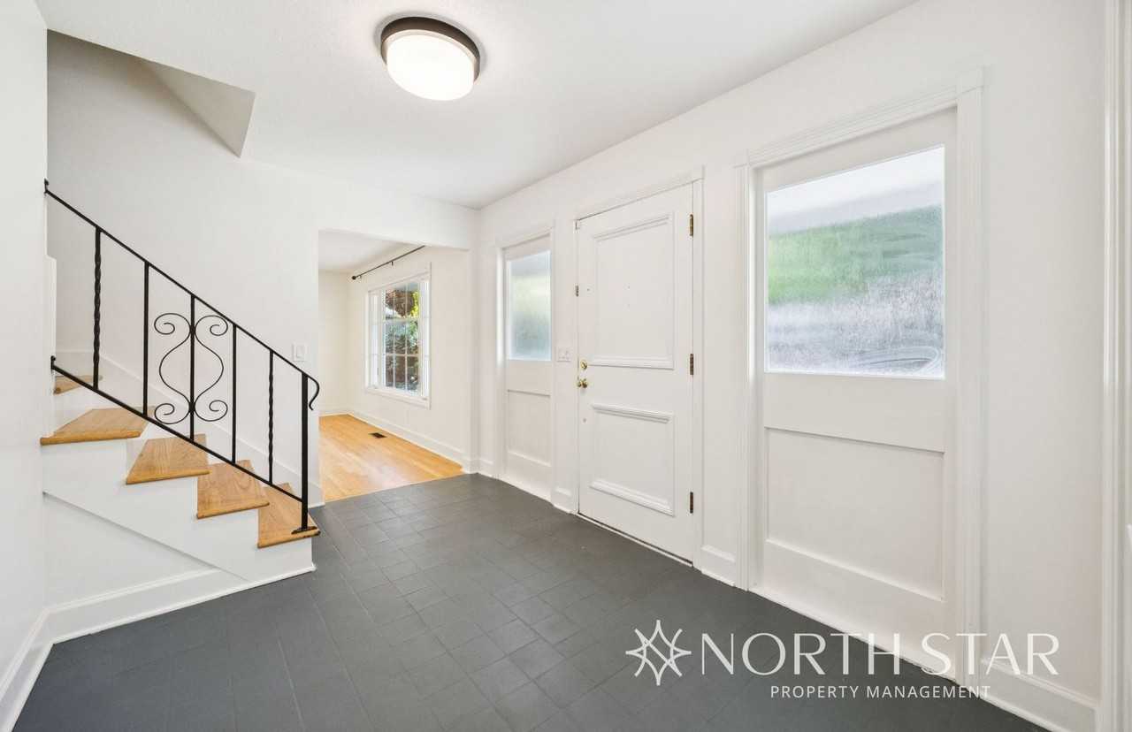 17391 Cardinal Dr - Photo 3 of 40