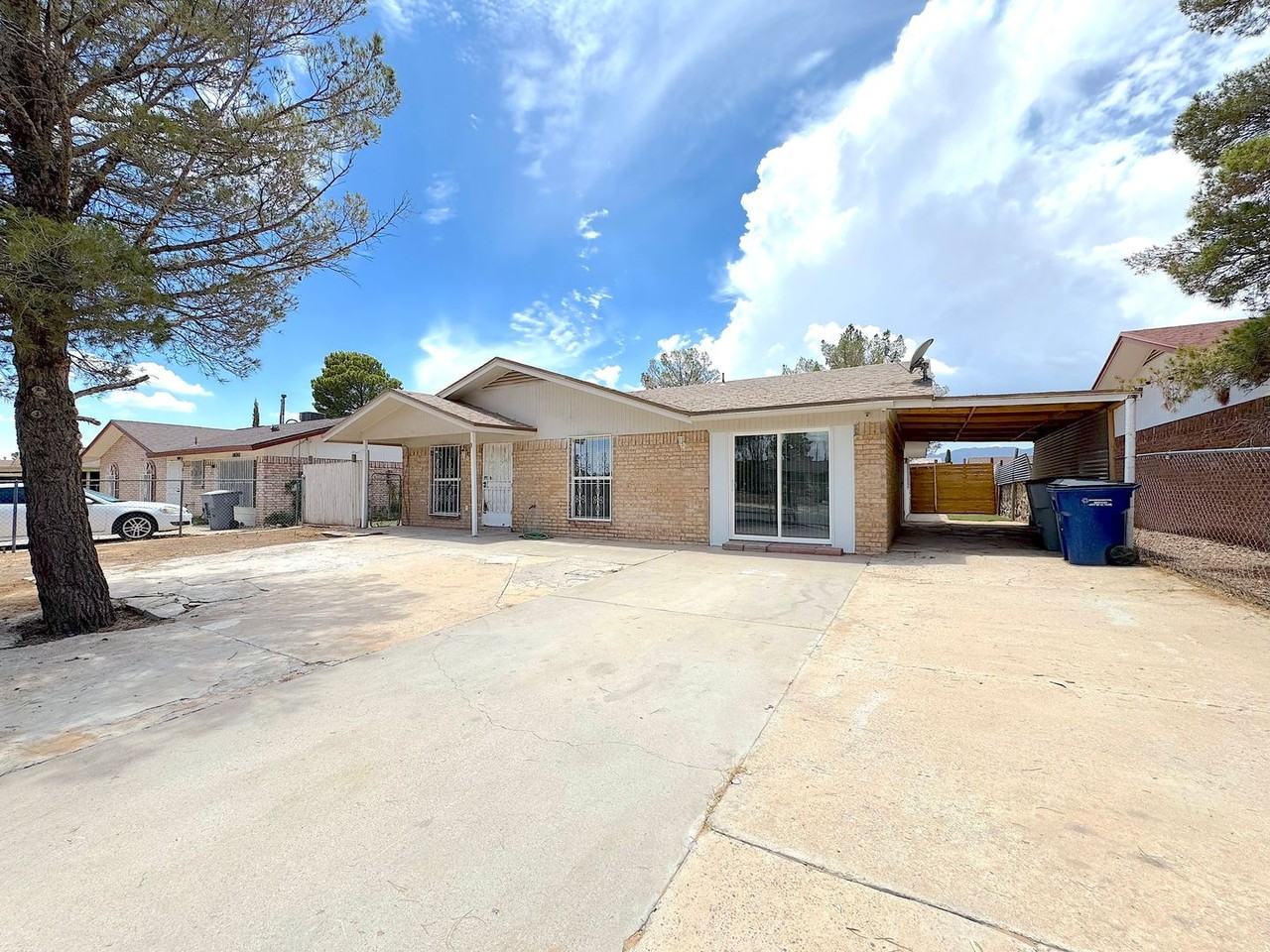 10745 Tourmaline St - Photo 2 of 33