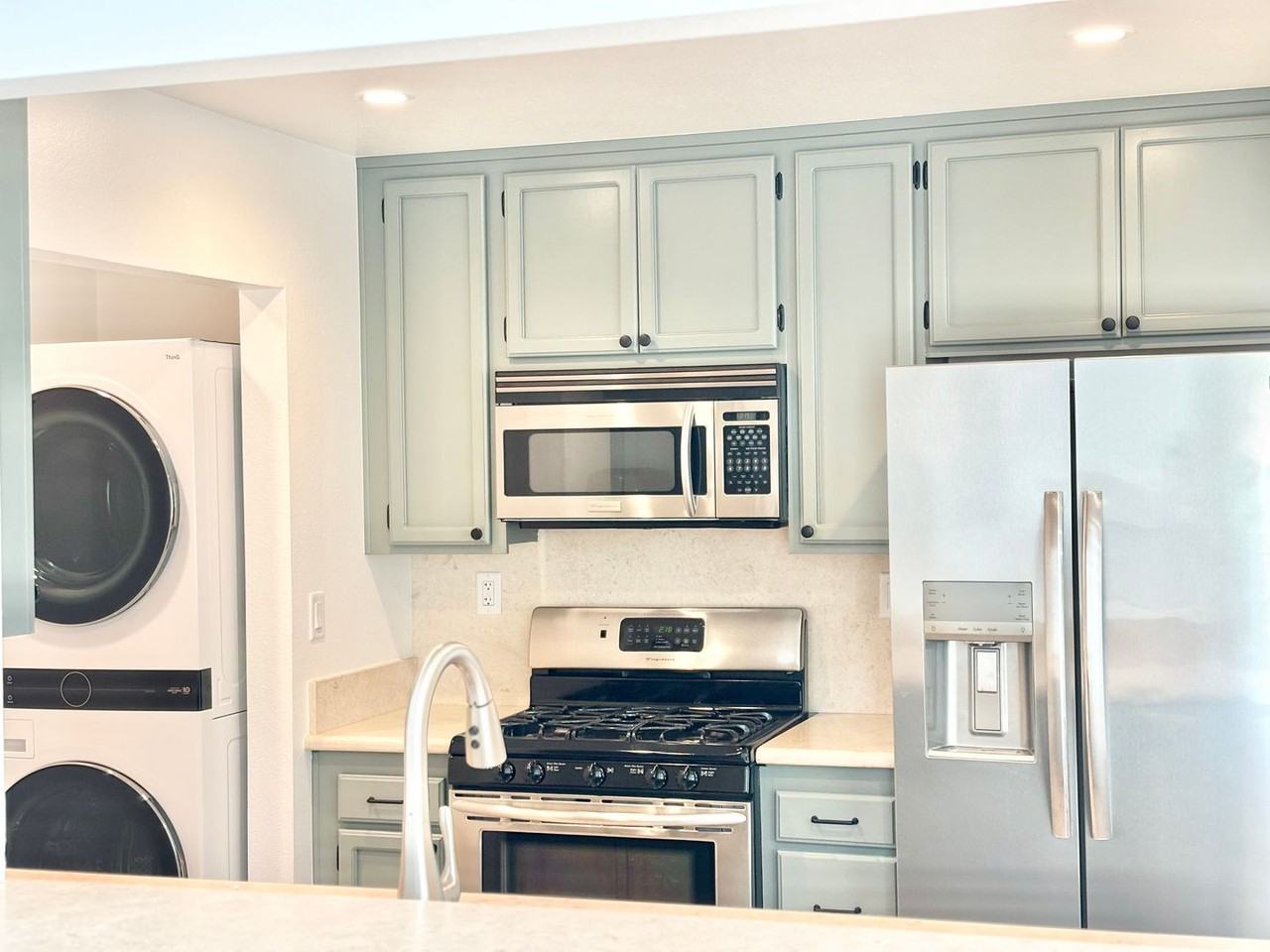2287 Martinique Ln - Photo 4 of 36