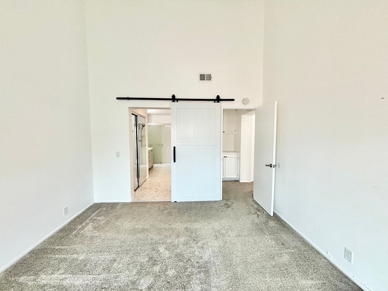 2287 Martinique Ln - Photo 6 of 36