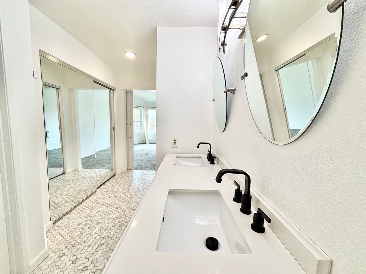 2287 Martinique Ln - Photo 7 of 36