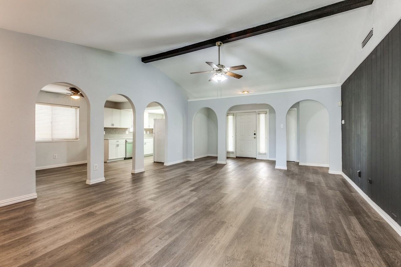 2130 Richwood Dr - Photo 2 of 12