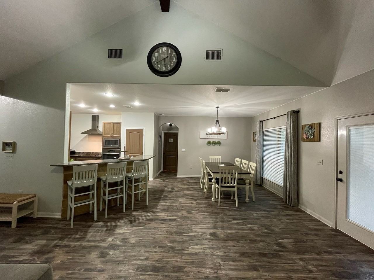 1243 Morning Glory Ln - Photo 3 of 24